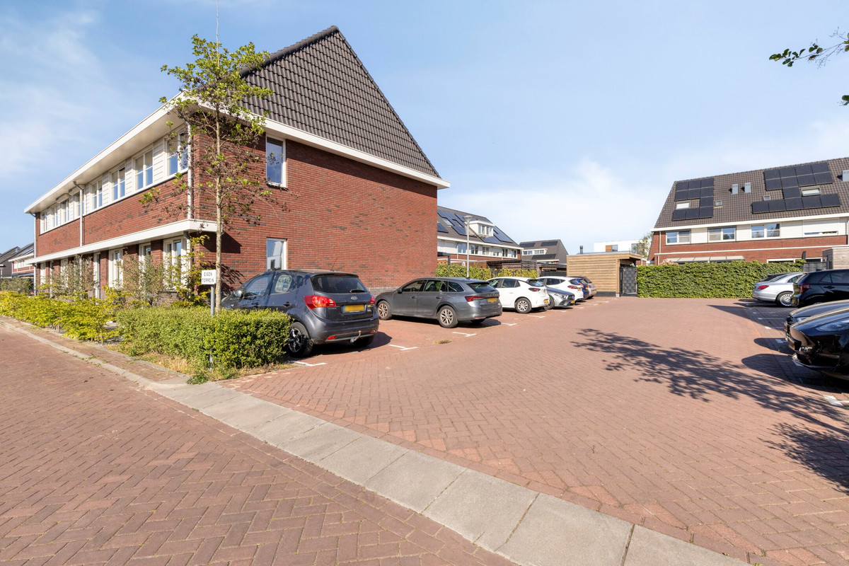Tussenwoning te koop: Rhedenstraat 6, Tilburg