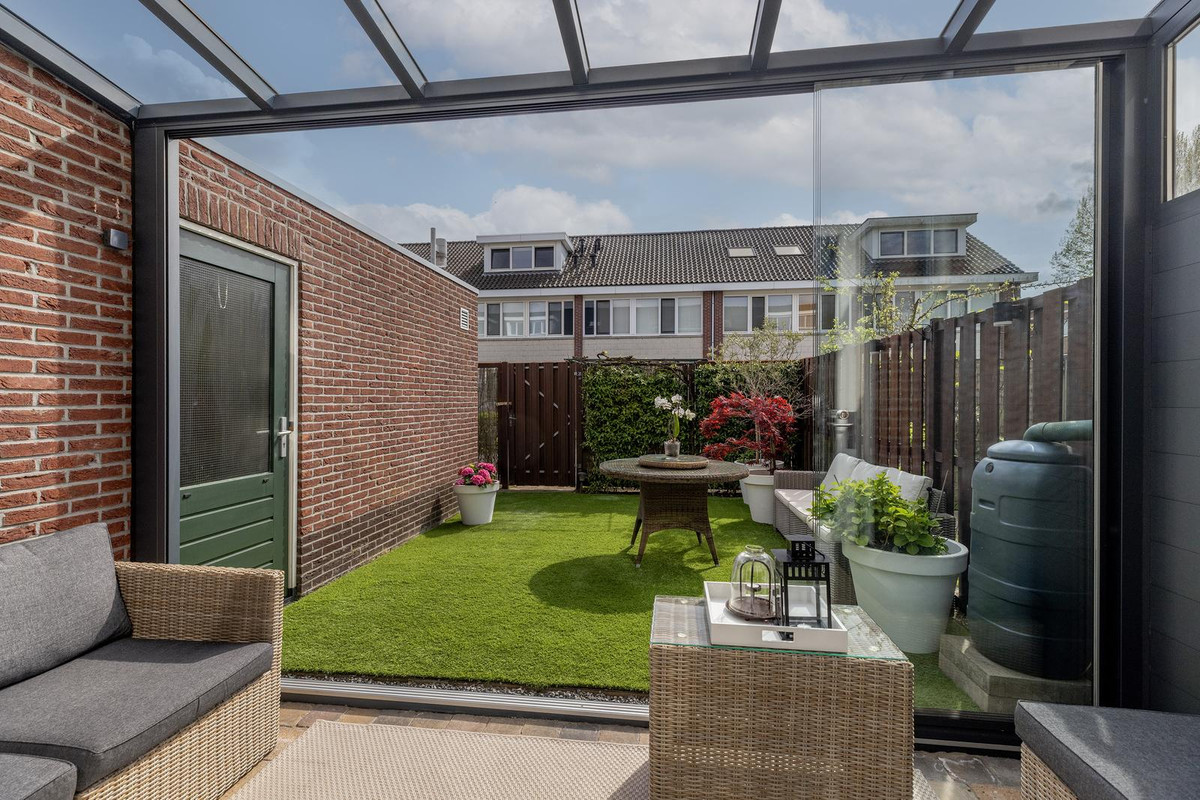 Tussenwoning te koop: Oldegaarde 982, Rotterdam