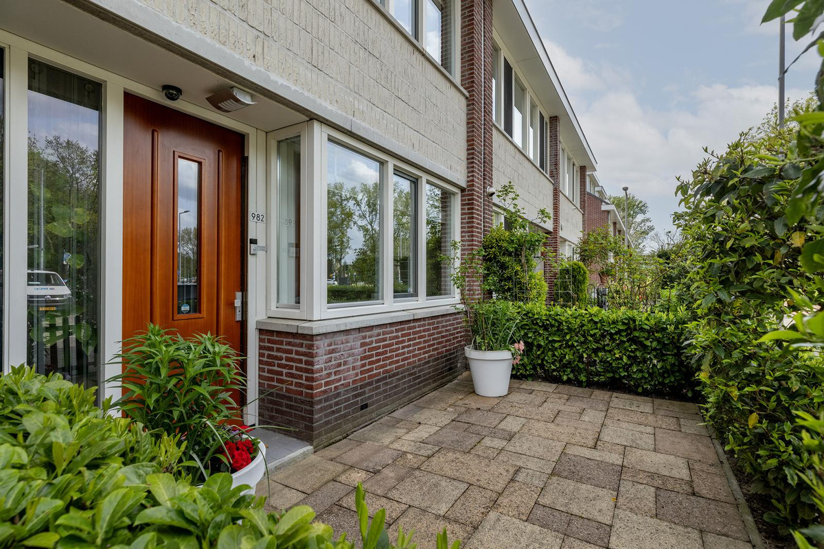 Tussenwoning te koop: Oldegaarde 982, Rotterdam