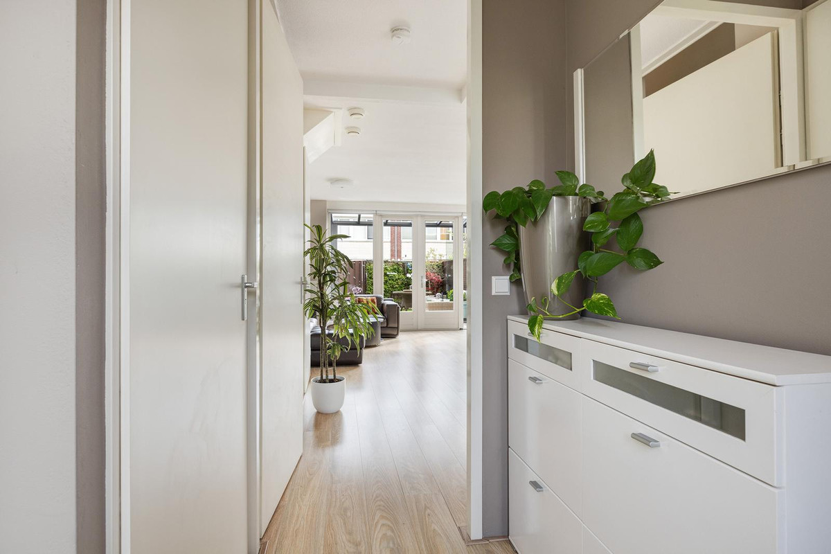 Tussenwoning te koop: Oldegaarde 982, Rotterdam