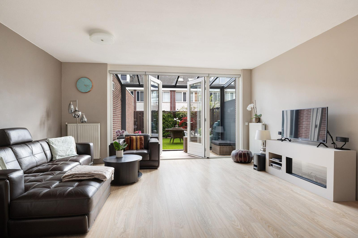 Tussenwoning te koop: Oldegaarde 982, Rotterdam