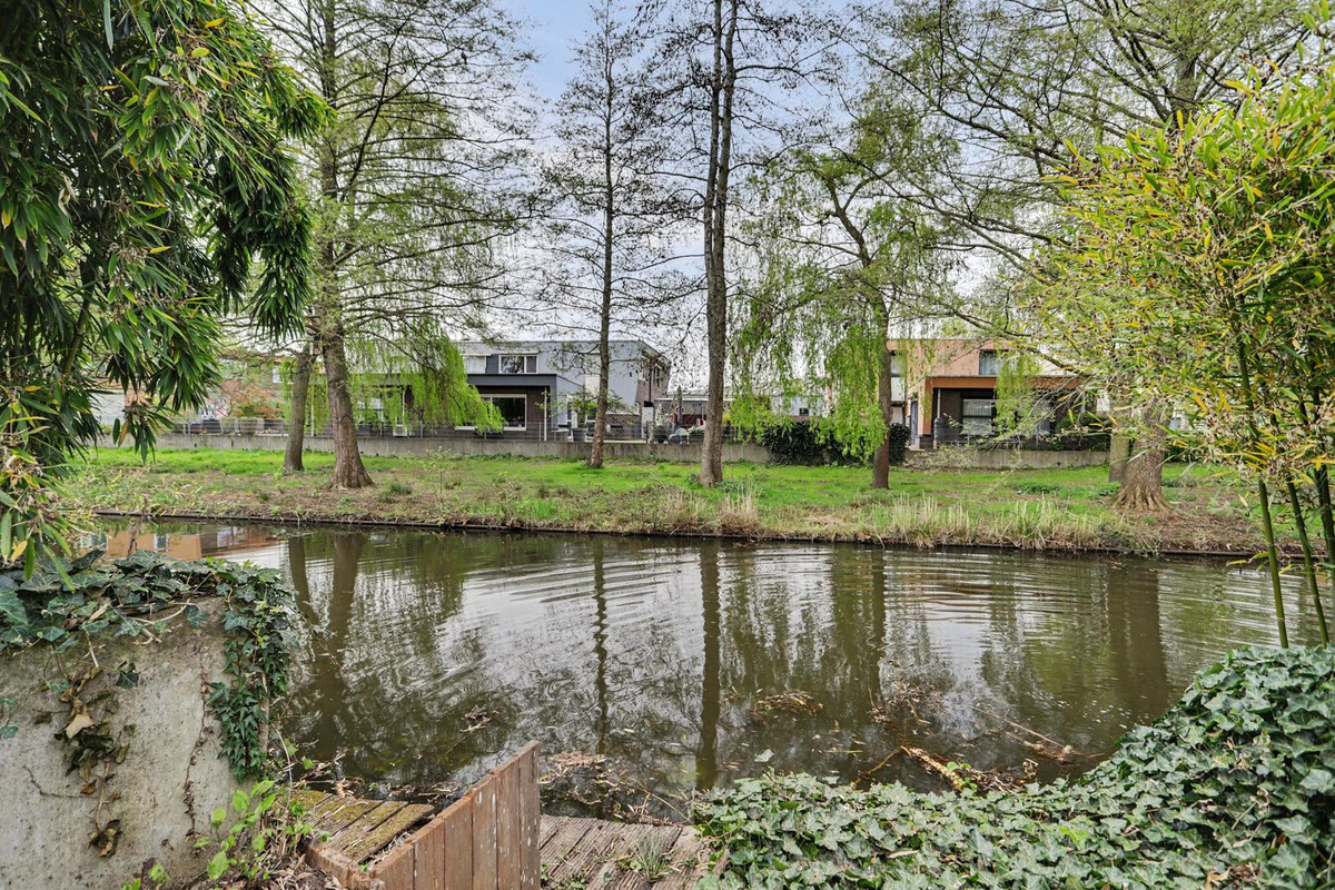 Twee-onder-één-kap te koop: Melickstraat 11, Tilburg
