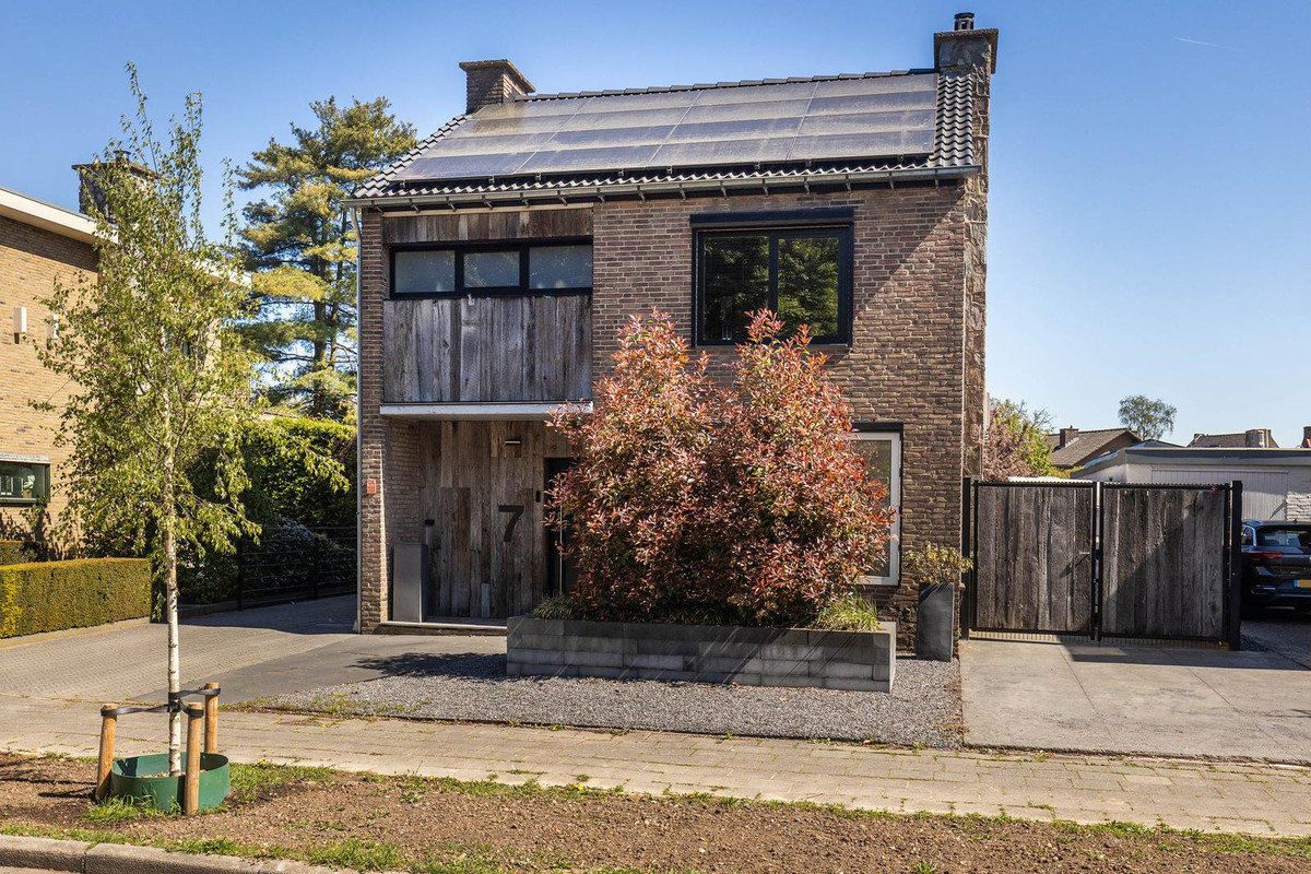 Vrijstaande woning te koop: Van Goghstraat 7, Geleen