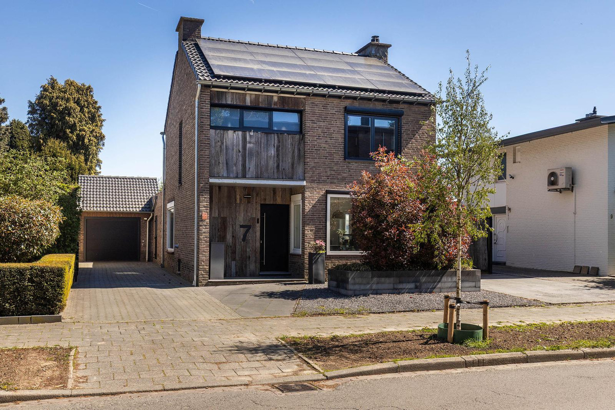 Vrijstaande woning te koop: Van Goghstraat 7, Geleen