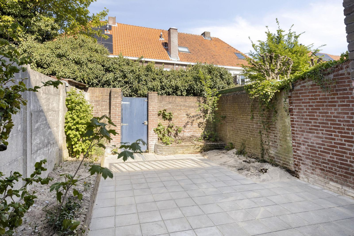 Tussenwoning te koop: Wilgenroosstraat 9, Eindhoven