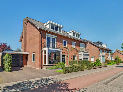 Twee-onder-één-kap te koop: Burgemeester Smeelelaan 56, Antoniusparochie Waalwijk