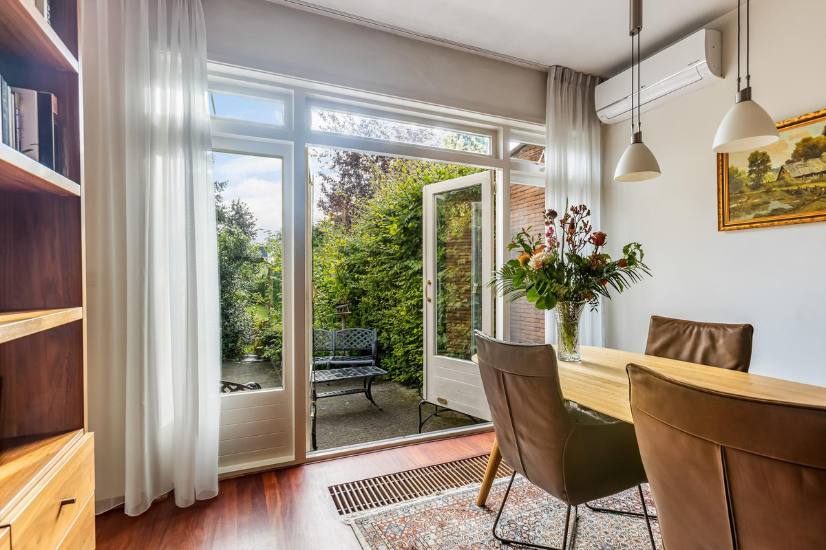 Twee-onder-één-kap te koop: Pascalweg 153, Rotterdam