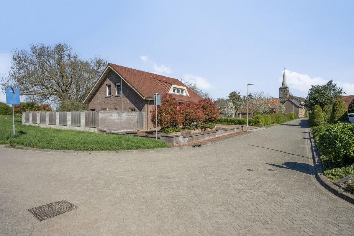 Vrijstaande woning te koop: Schuttersdreef 1, Buchten