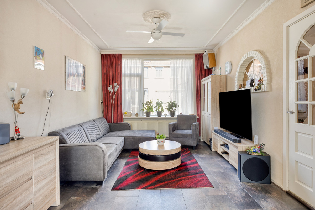 Tussenwoning te koop: Herradesstraat 40, Dordrecht