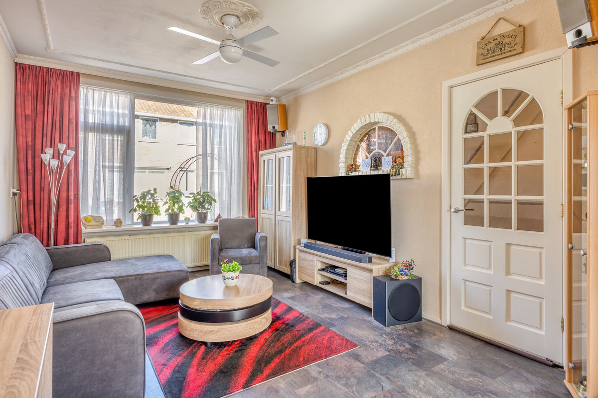 Tussenwoning te koop: Herradesstraat 40, Dordrecht