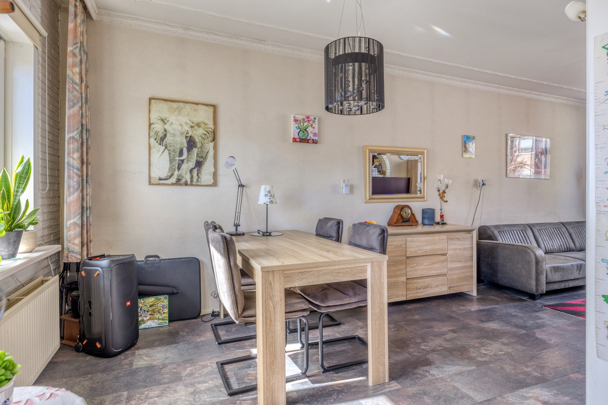 Tussenwoning te koop: Herradesstraat 40, Dordrecht