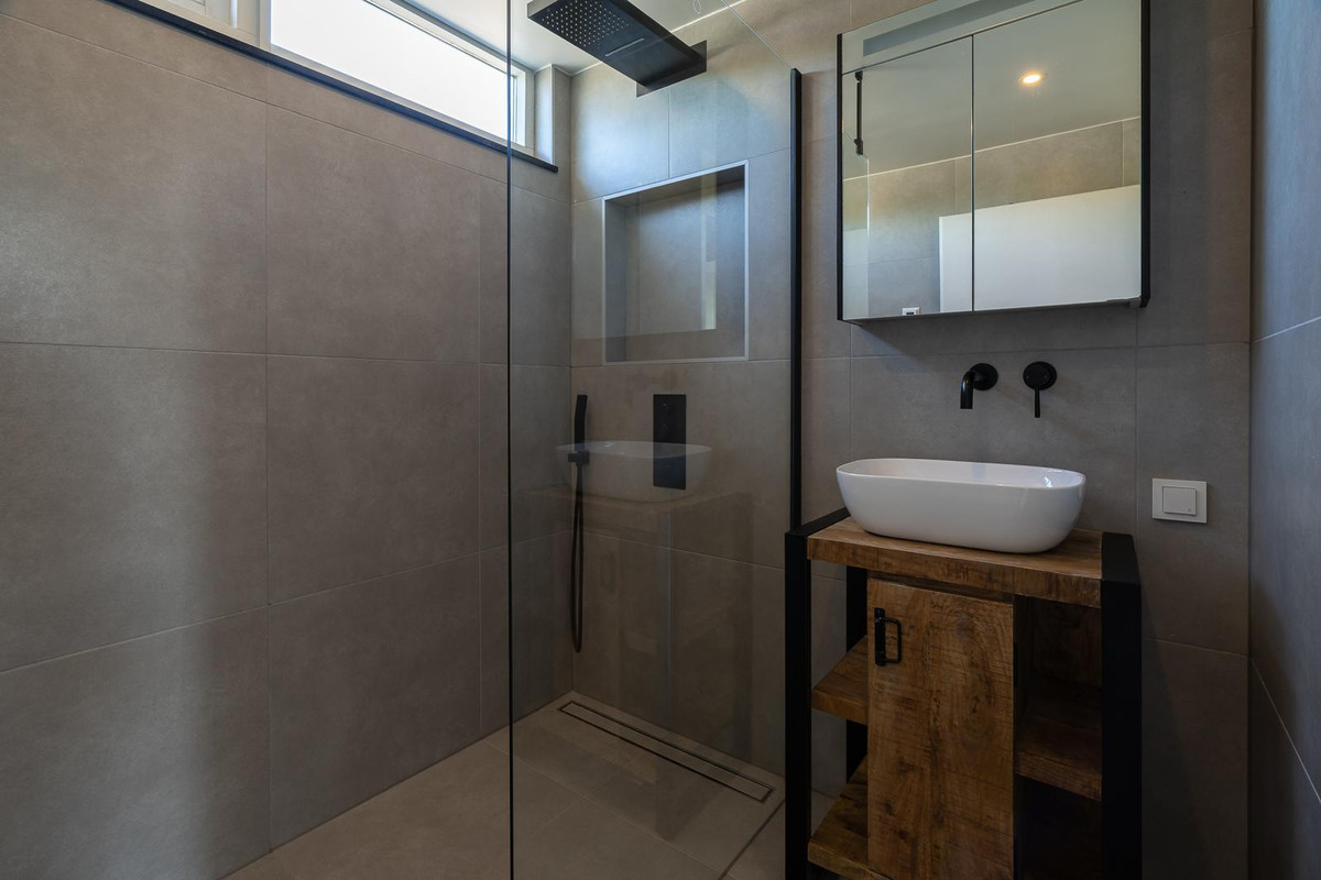 Appartement te koop: Hoge Weije 62, Hoogvliet Rotterdam