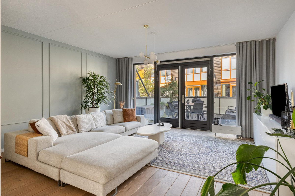 Tussenwoning te koop: Topaasstraat 173, Breda