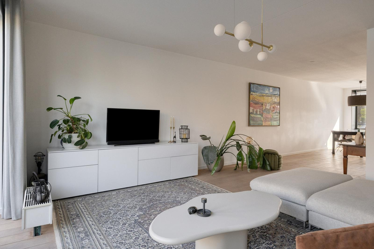 Tussenwoning te koop: Topaasstraat 173, Breda