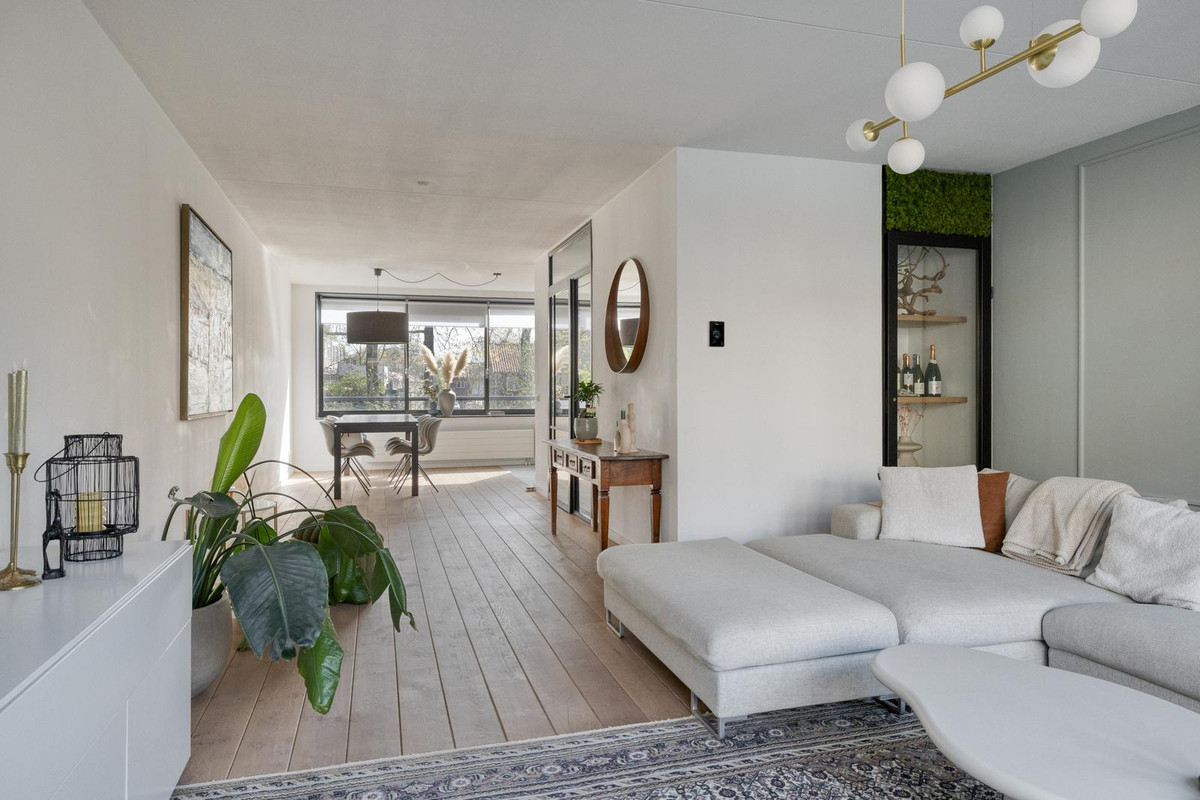 Tussenwoning te koop: Topaasstraat 173, Breda