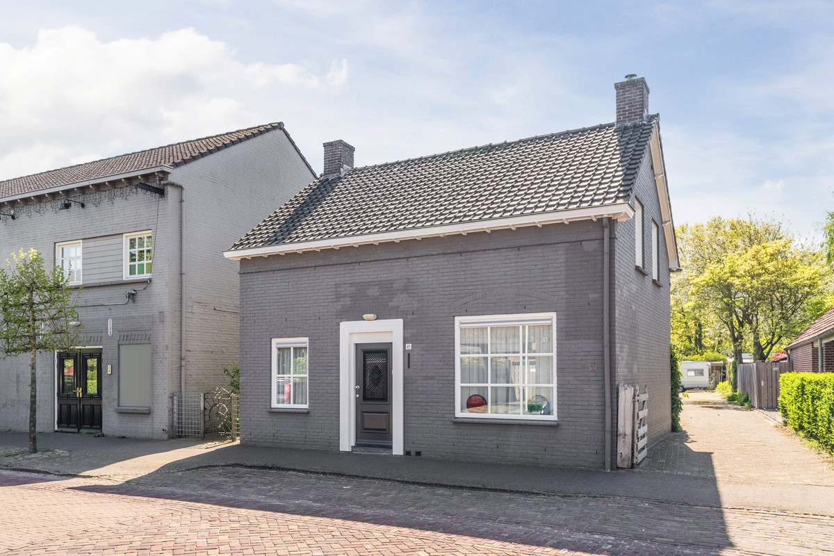 Twee-onder-één-kap te koop: Nieuwstraat 45, Liempde