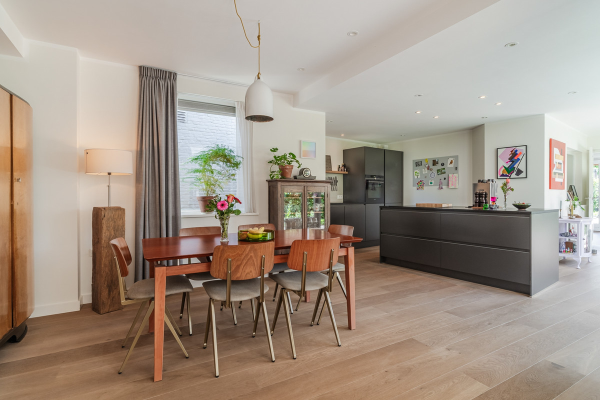 Twee-onder-één-kap te koop: Nieuwstraat 45, Liempde