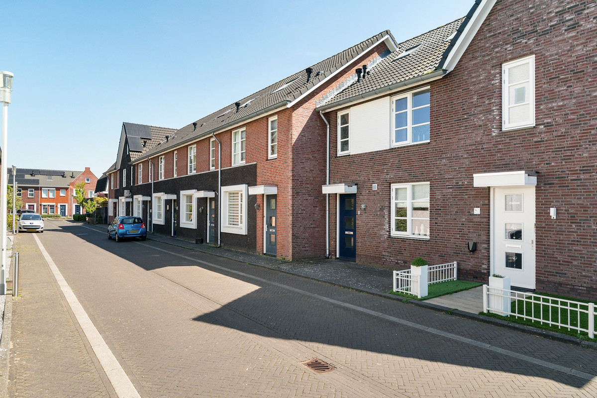 Tussenwoning te koop: Koraalzwam 8, Apeldoorn
