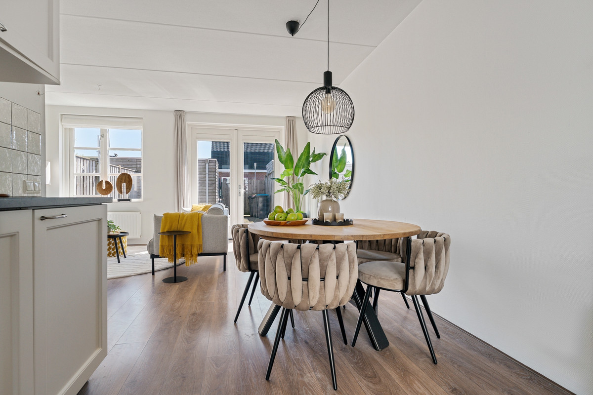 Tussenwoning te koop: Koraalzwam 8, Apeldoorn