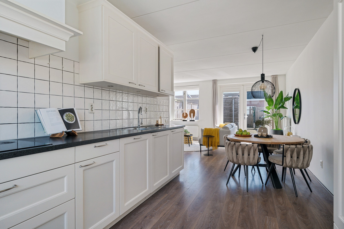 Tussenwoning te koop: Koraalzwam 8, Apeldoorn