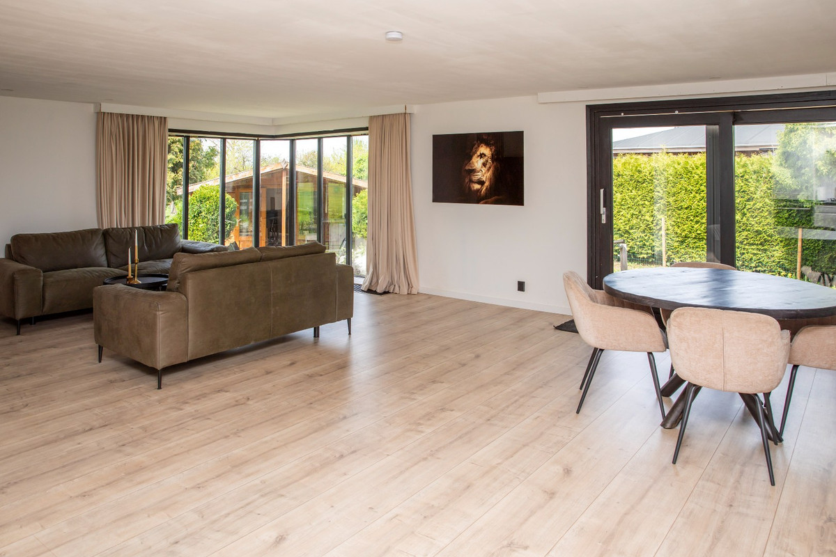 Vrijstaande woning te koop: Rijnbandijk 111-90, Maurik