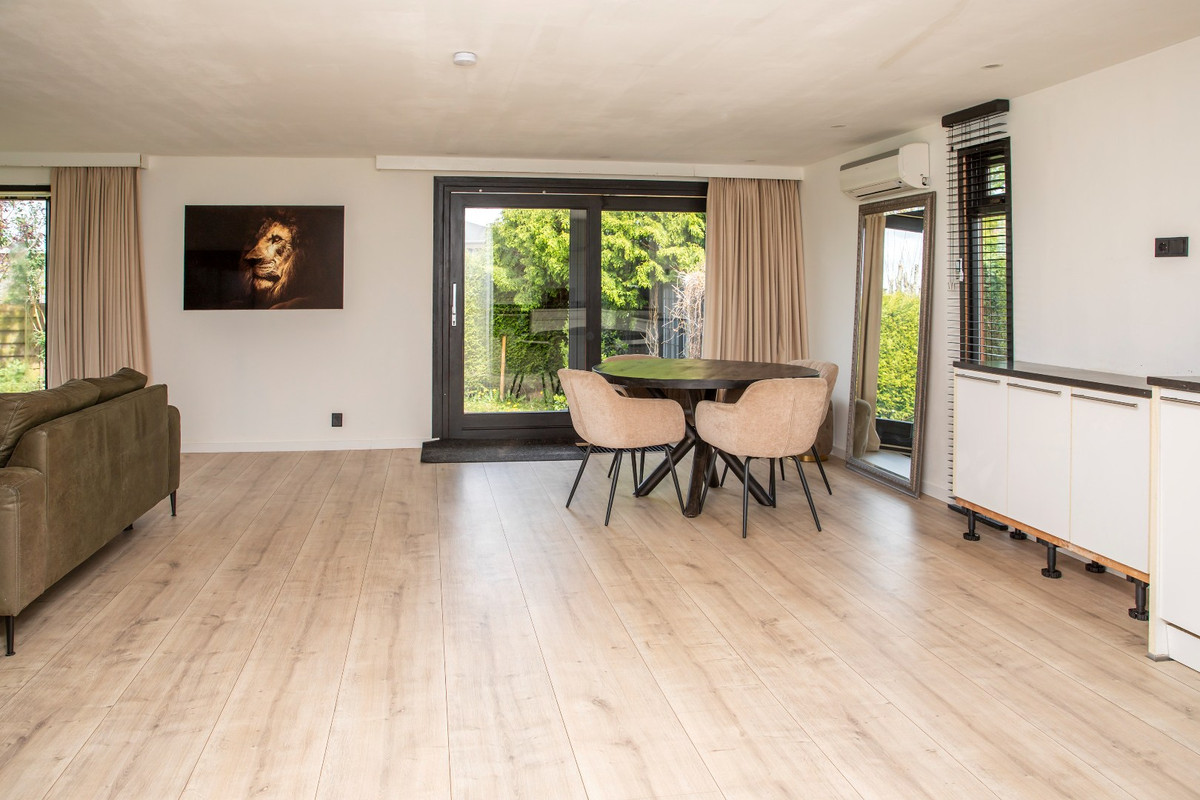 Vrijstaande woning te koop: Rijnbandijk 111-90, Maurik