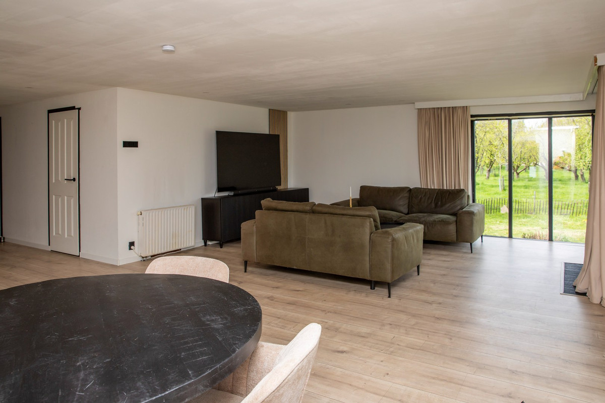 Vrijstaande woning te koop: Rijnbandijk 111-90, Maurik