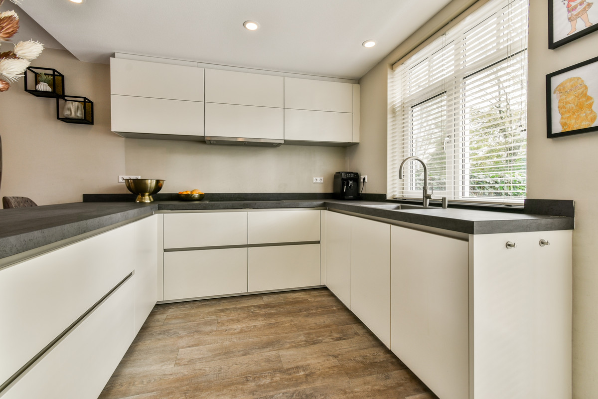 Tussenwoning te koop: Hofje Van Holtlant 41, Leiderdorp