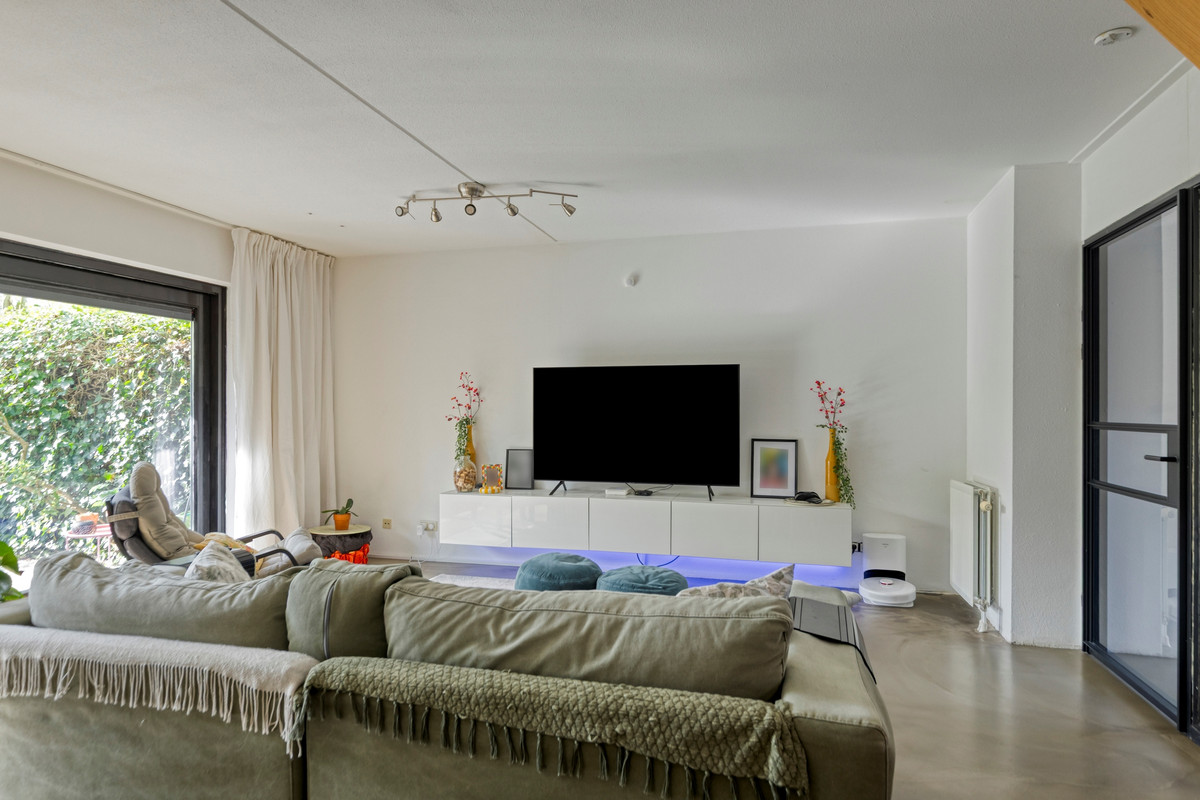 Tussenwoning te koop: Roef 19, Almere