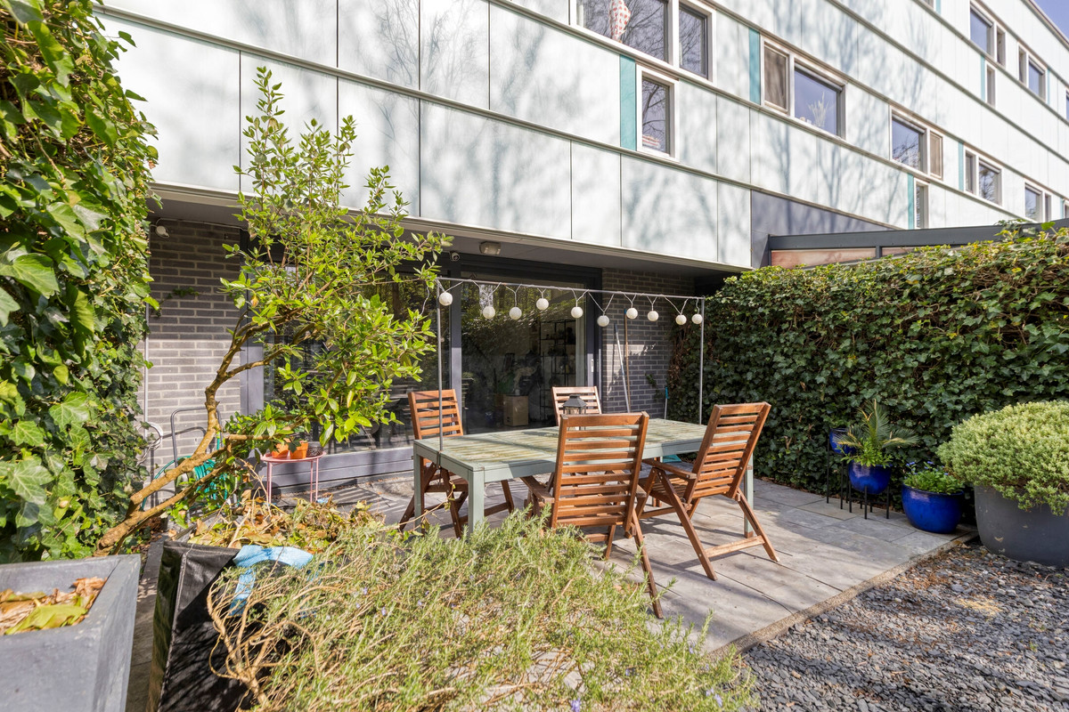 Tussenwoning te koop: Roef 19, Almere