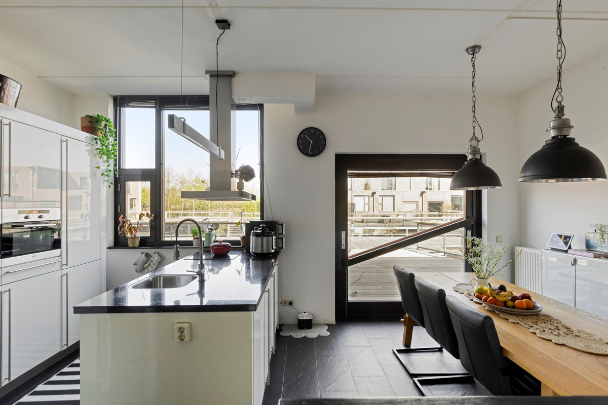 Tussenwoning te koop: Roef 19, Almere
