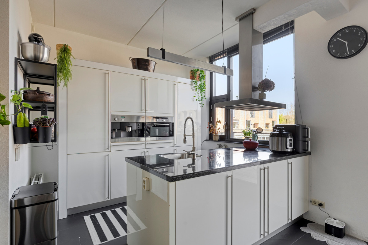 Tussenwoning te koop: Roef 19, Almere