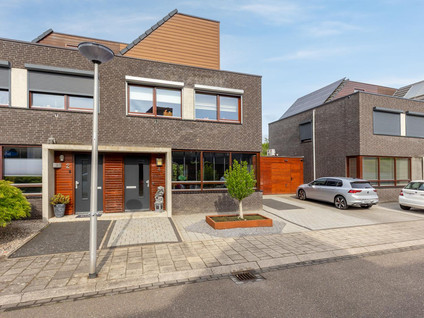 Anton van Duinkerkenstraat 4