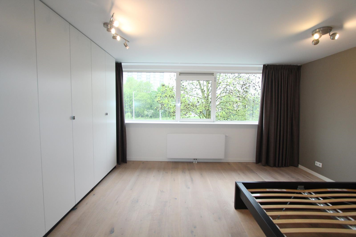 Twee-onder-één-kap te huur: Alpen Rondweg 80, Amstelveen