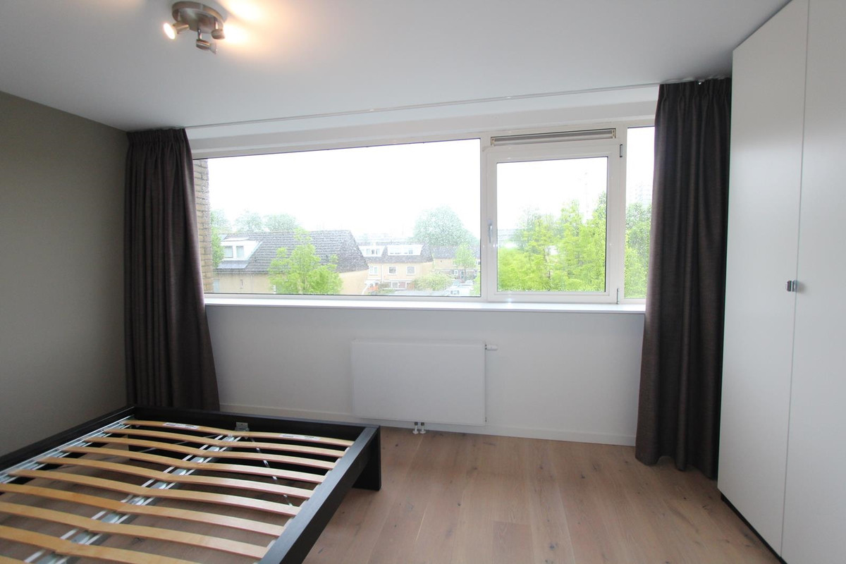 Twee-onder-één-kap te huur: Alpen Rondweg 80, Amstelveen