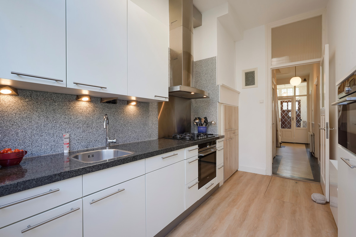 Tussenwoning te koop: Kranenburgweg 33, 'S-Gravenhage