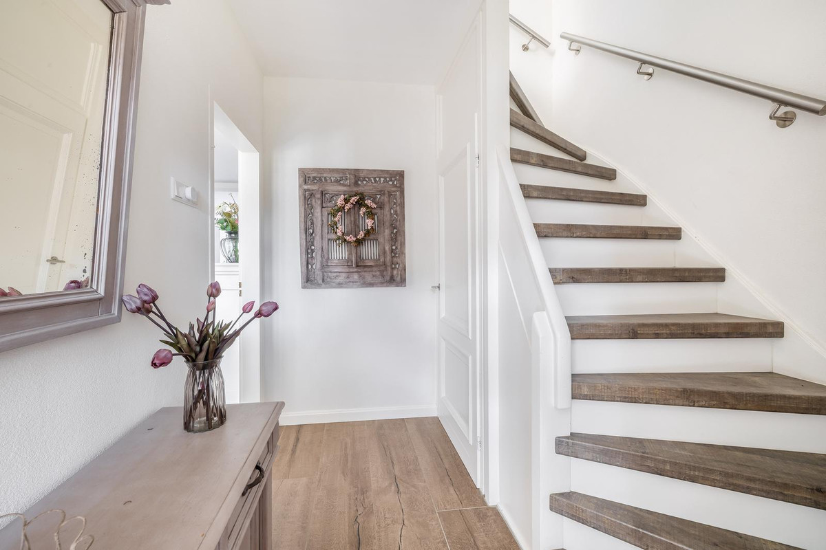 Tussenwoning te koop: Karel van de Woestijnestraat 12, Venlo