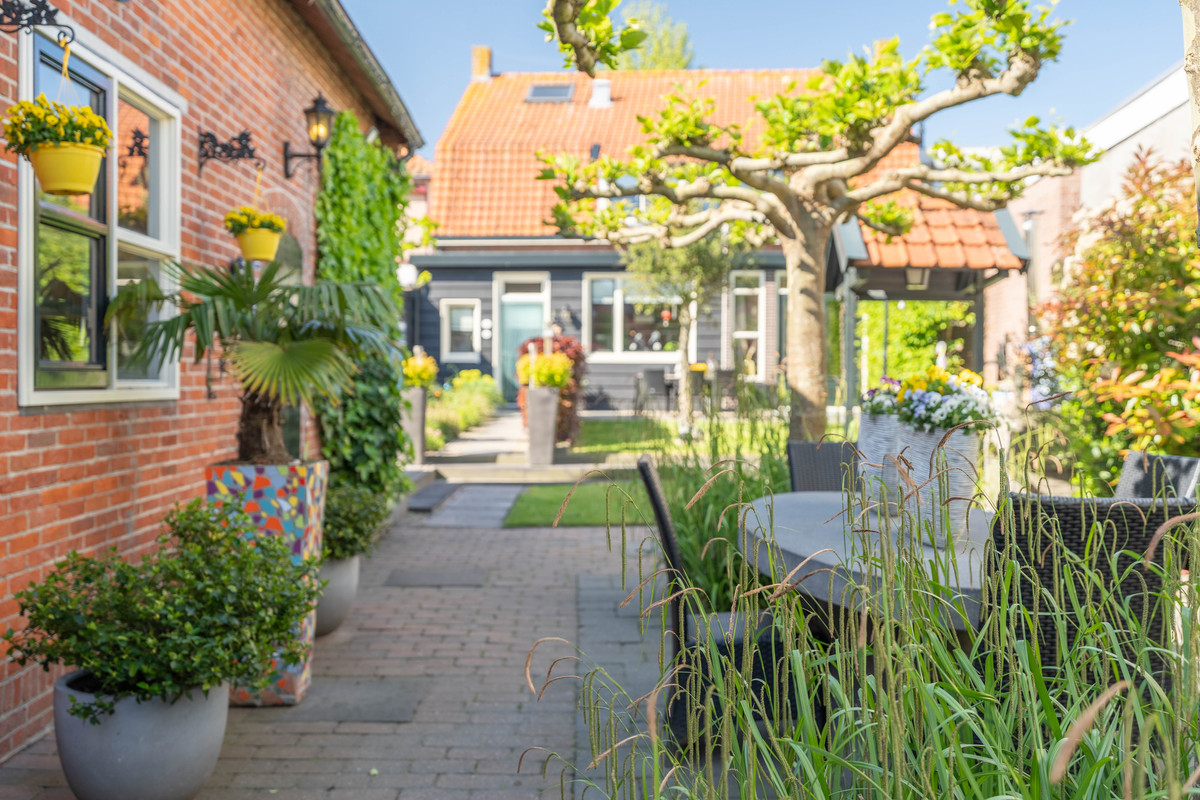 Tussenwoning te koop: Snellemarkt 10, Kruiningen