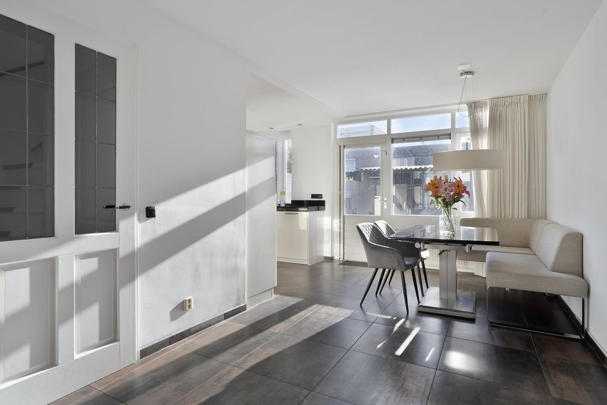 Tussenwoning te koop: Randwijkstraat 6, Tilburg