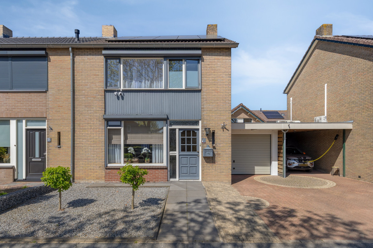 Twee-onder-één-kap te koop: Hoge Sluisstraat 10, Waardenburg