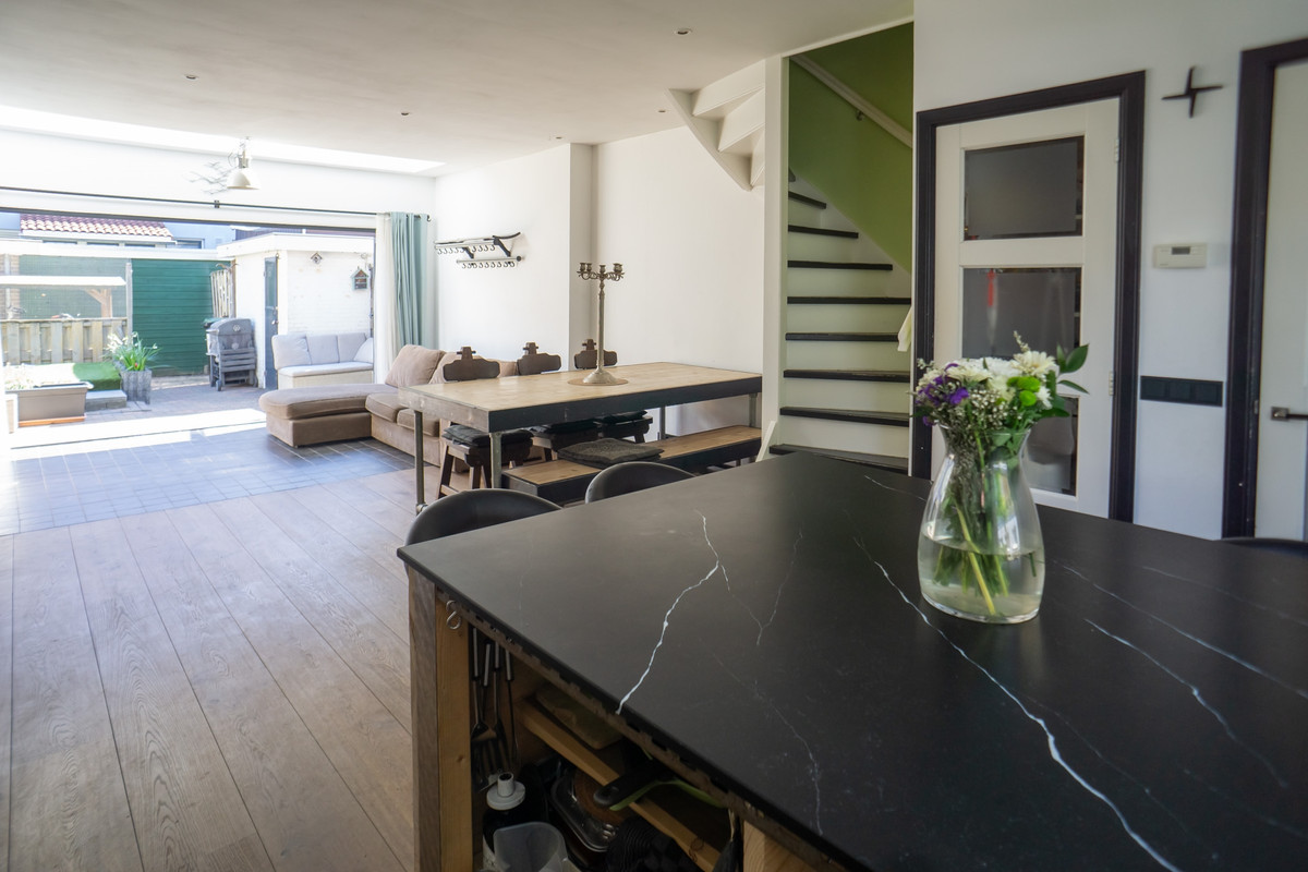 Tussenwoning te koop: Korenbloemstraat 14, Amsterdam