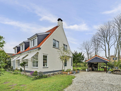 Hogeweg 82