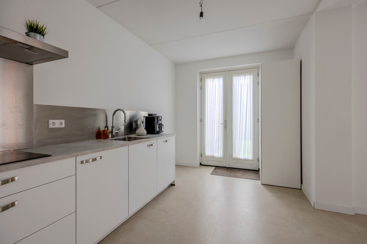 Tussenwoning te koop: Warmoldstraat 75B, Rotterdam