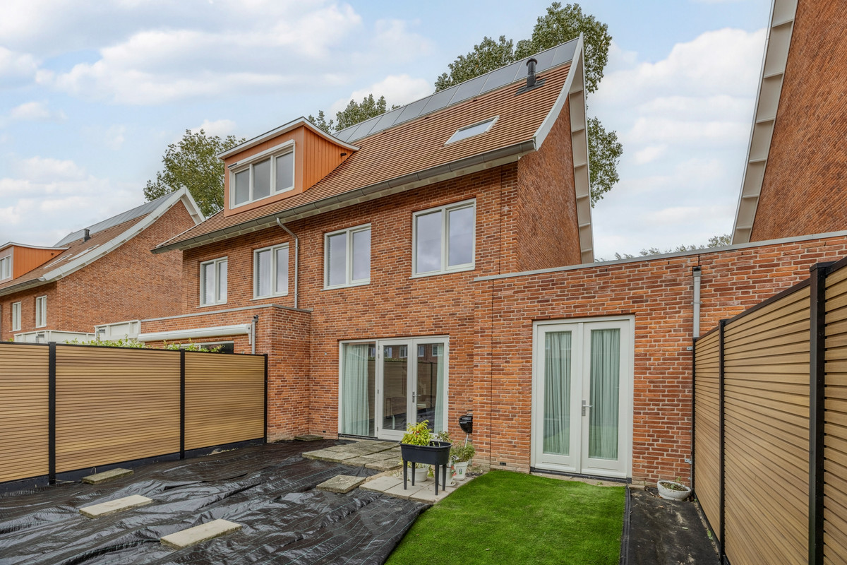 Tussenwoning te koop: Warmoldstraat 75B, Rotterdam