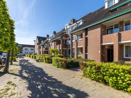 Burg. Coonenplein 21
