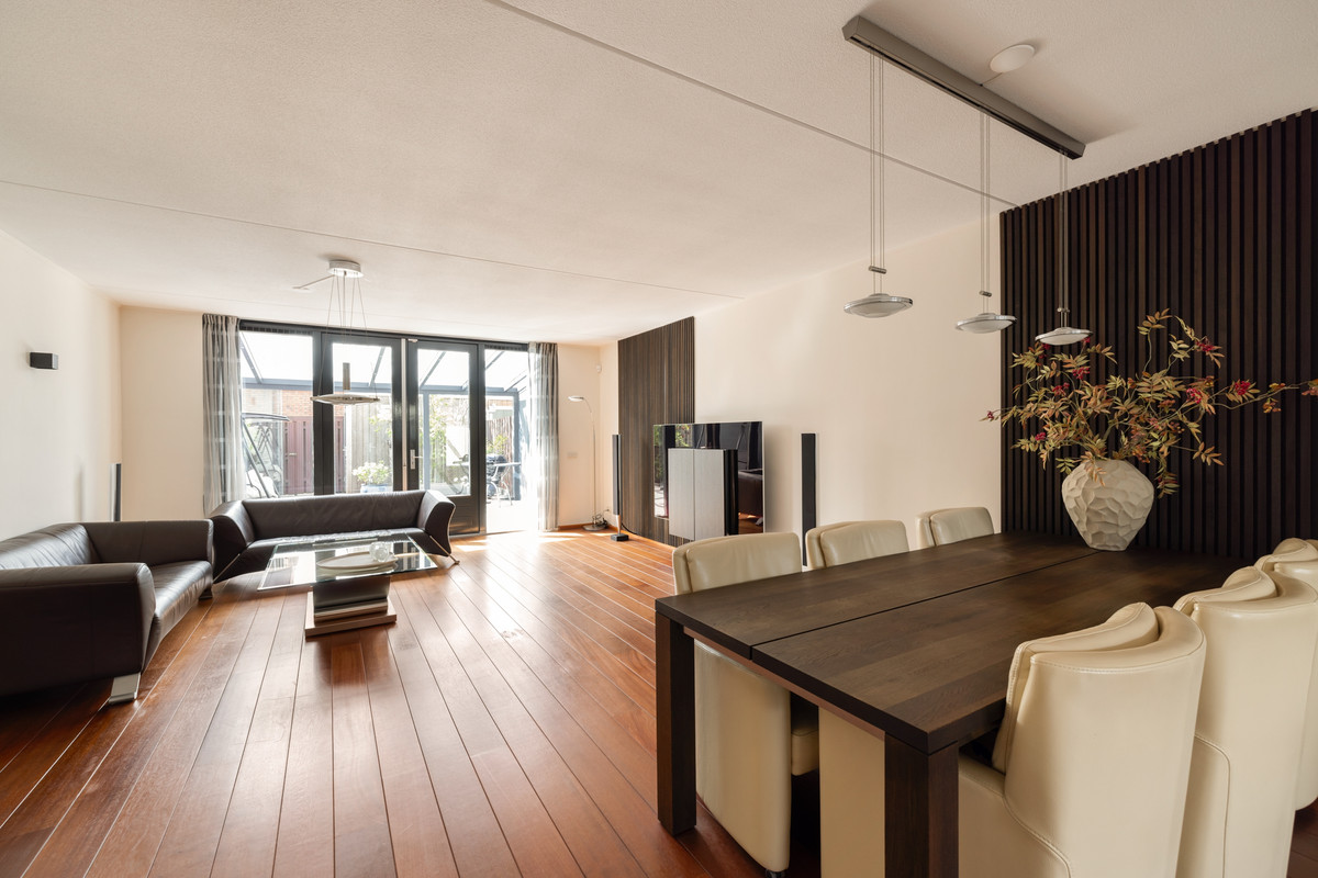 Tussenwoning te koop: Jane Addamslaan 127, Amstelveen