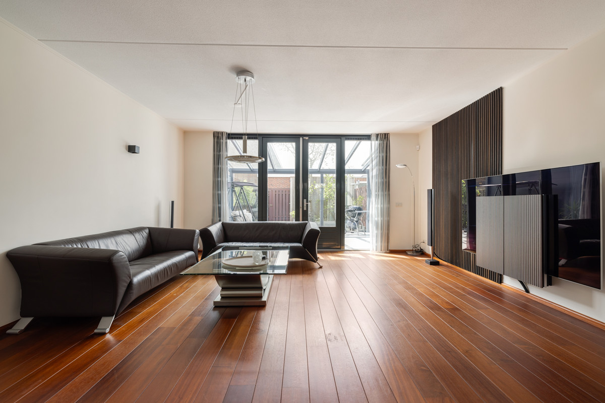 Tussenwoning te koop: Jane Addamslaan 127, Amstelveen