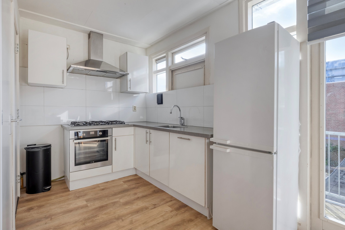 Appartement te koop: Marktweg 74, 'S-Gravenhage