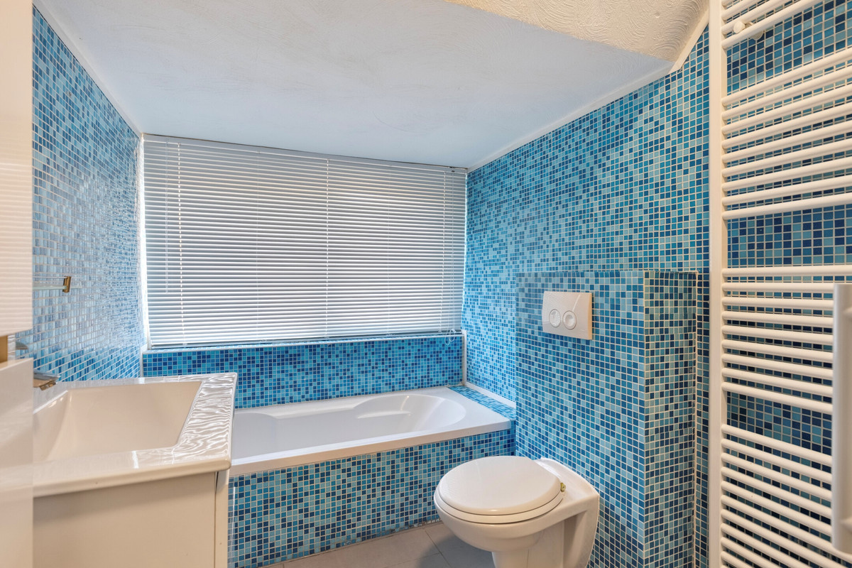 Appartement te koop: Marktweg 74, 'S-Gravenhage