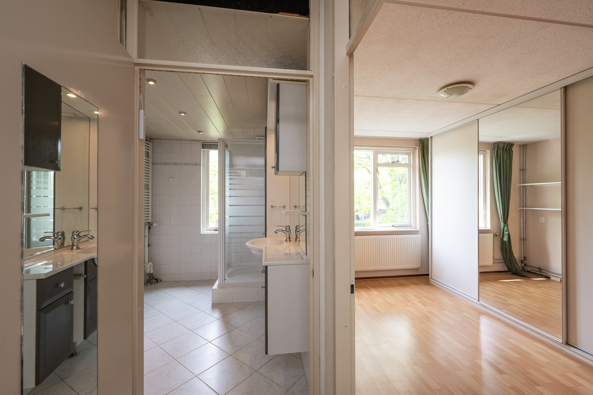 Tussenwoning te koop: Princenhofplein 23, Almere